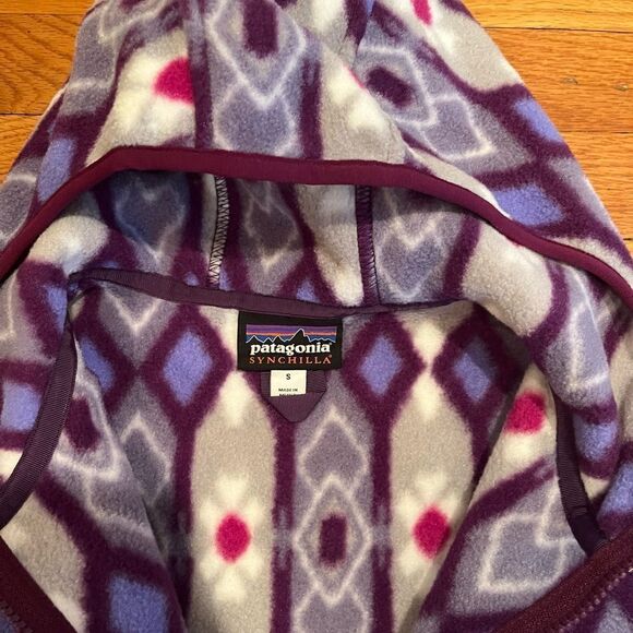 Patagonia Women’s S Snap T FZ Hooded Jacket‎ Pine Patch Lupine Purple Burgundy - Picture 4 of 4